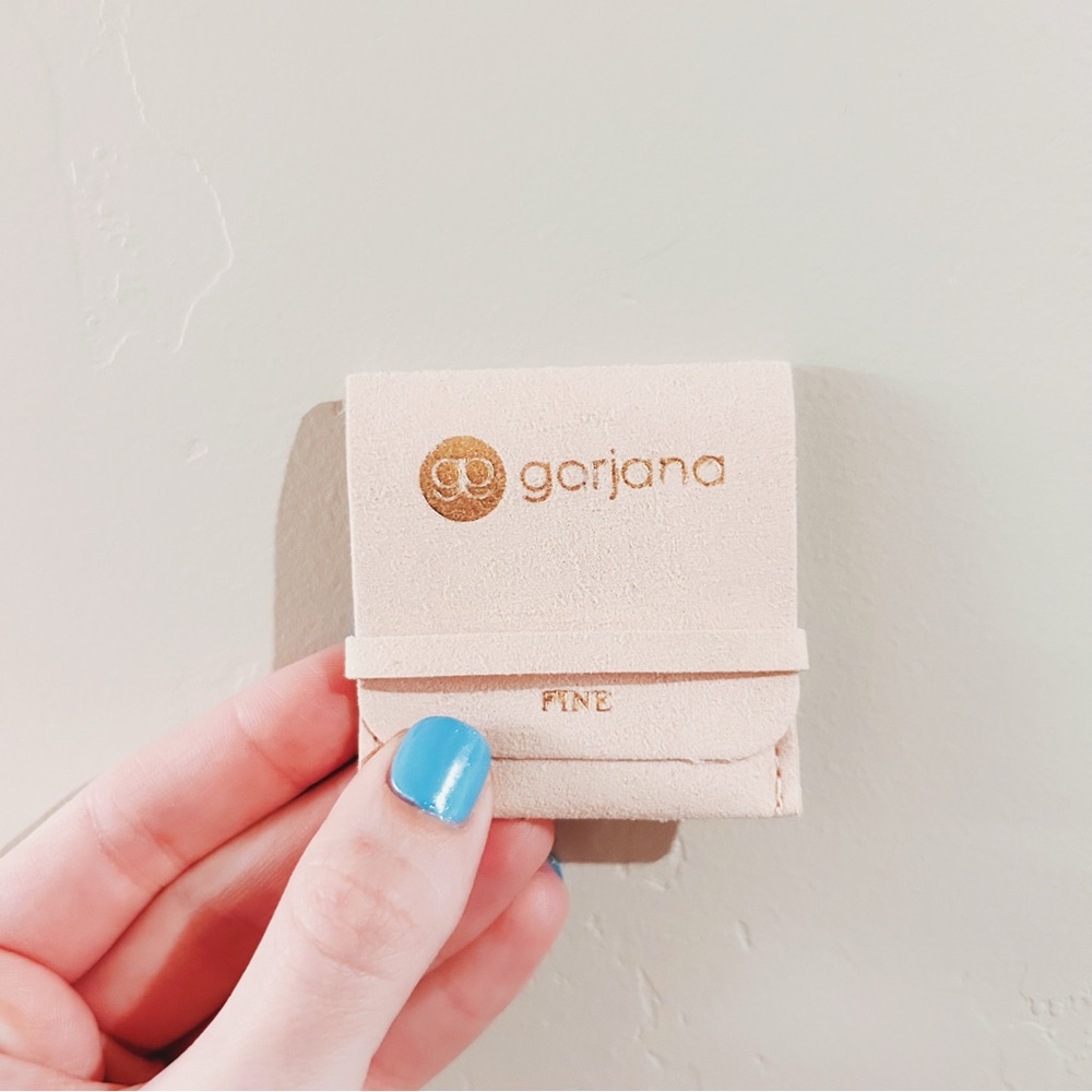 gorjana | diamond pave alphabet bracelet - N in 14k solid gold ↷ - Picture 2 of 16